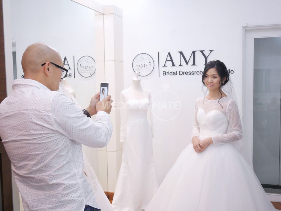 Amy's Bridal Dressroom & Studio