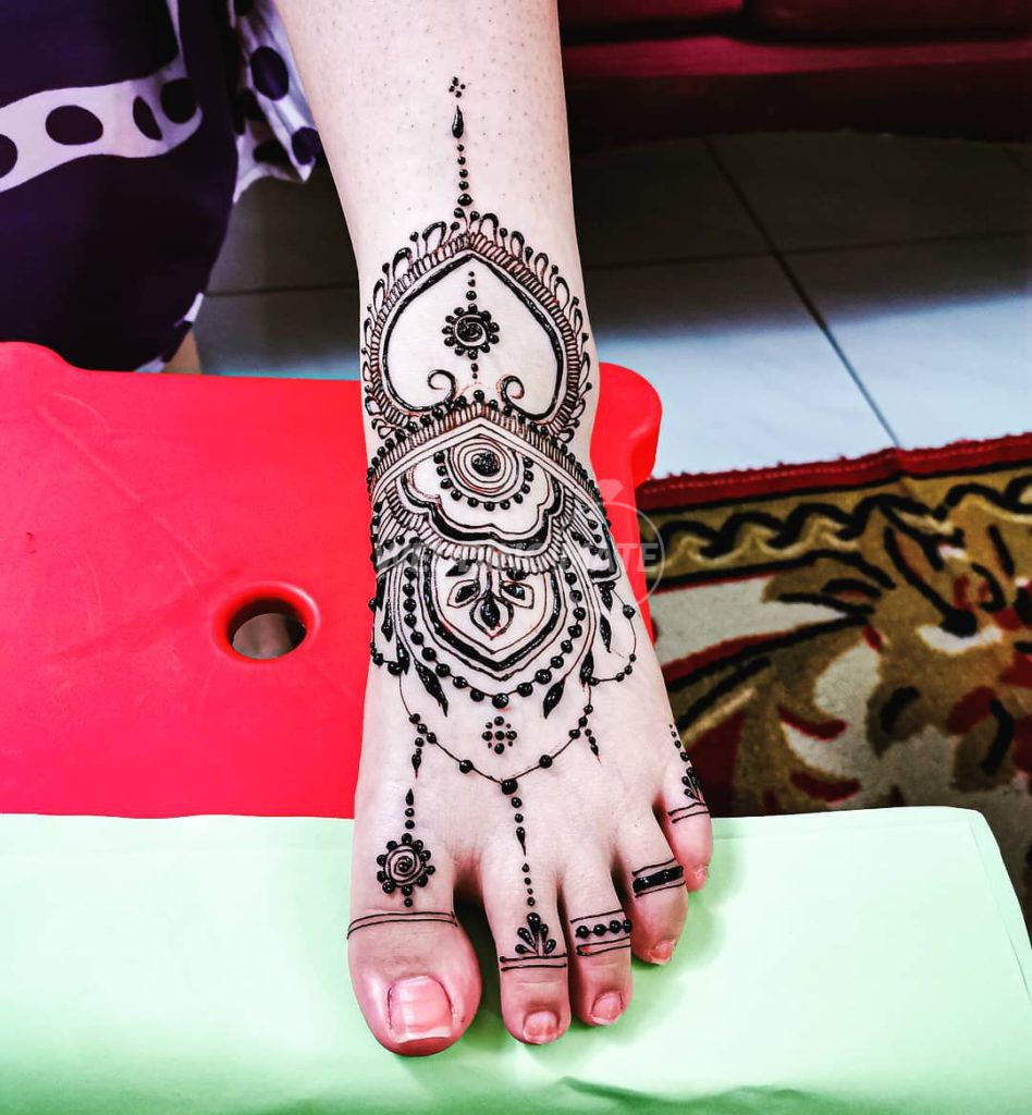 Professional Henna Artist, Surianie
