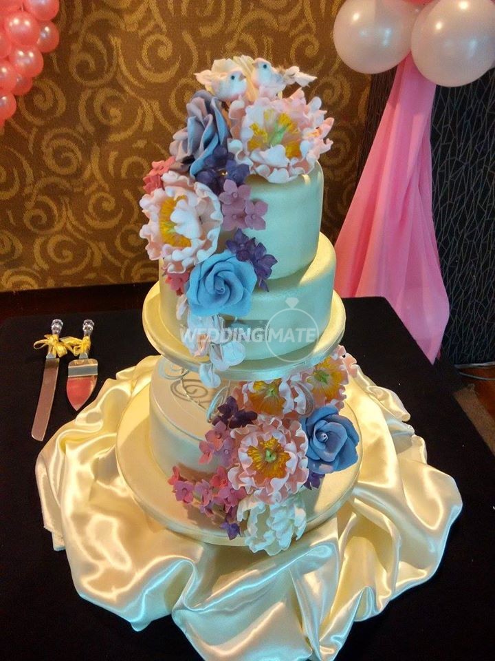 Nurainie Tan Cakes