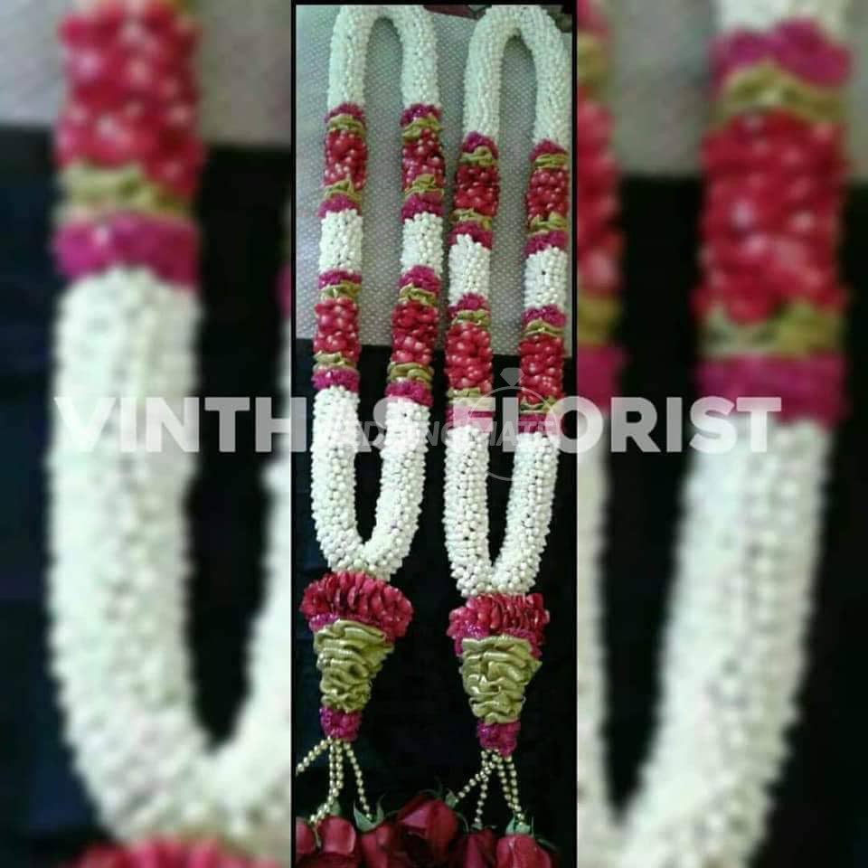 Vinthas florist wedding garland