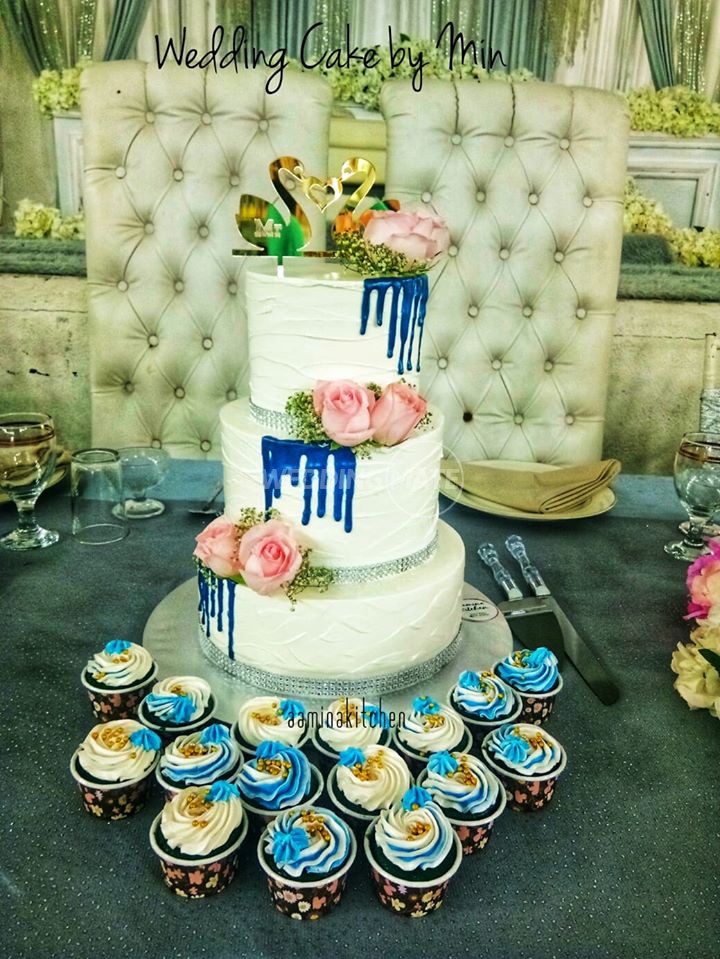 Wedding Cake by Min