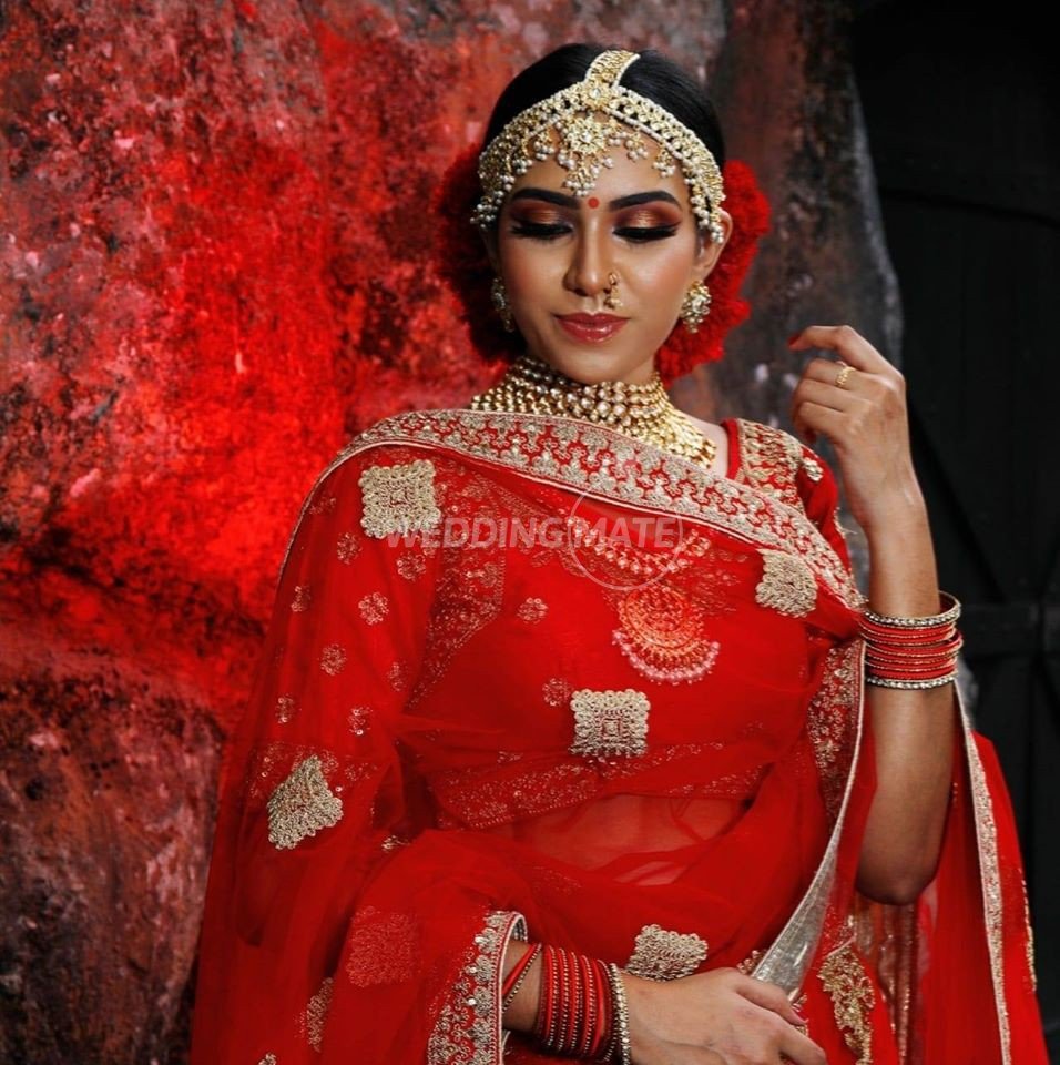 Reenu suresh Makeup Artist